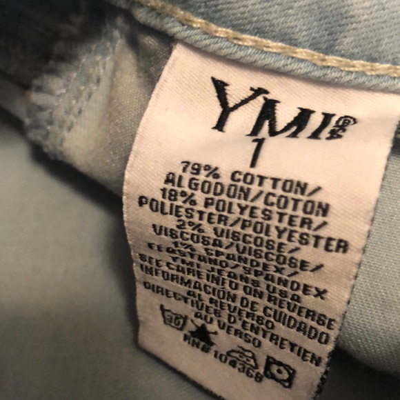 Light wash jean shorts - Picture 3 of 3